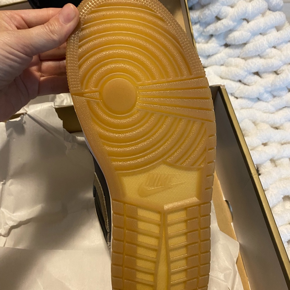 Nike Men's Black and Gold High-Top Sneakers - Picture 5 of 14